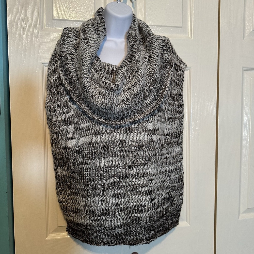 Buffalo David Bitton Sweater Women's Cow Neck Sleeveless Size Small NWT